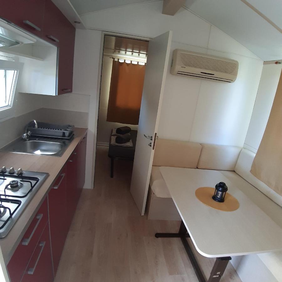Grand Veles Camp Hotell Banjole Exteriör bild
