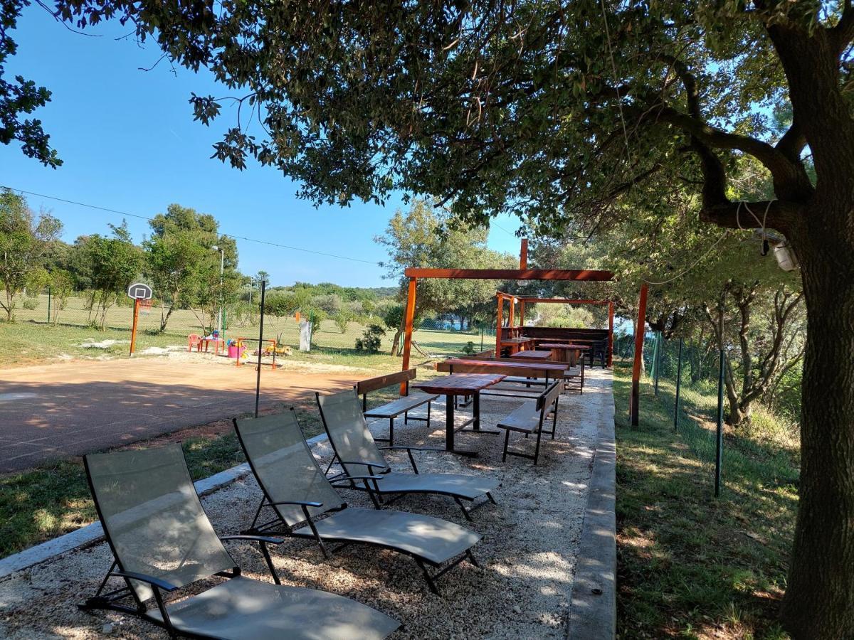 Grand Veles Camp Hotell Banjole Exteriör bild