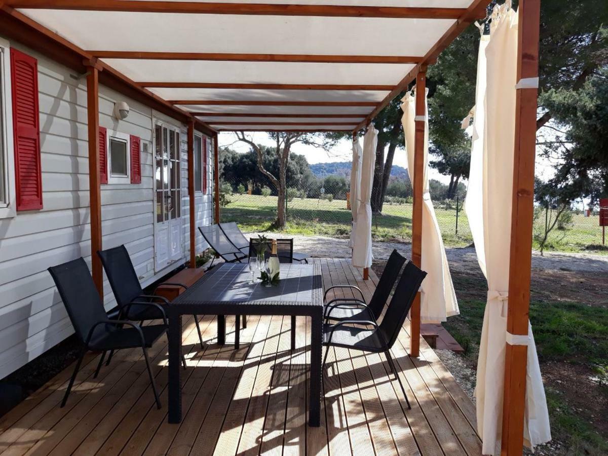 Grand Veles Camp Hotell Banjole Exteriör bild