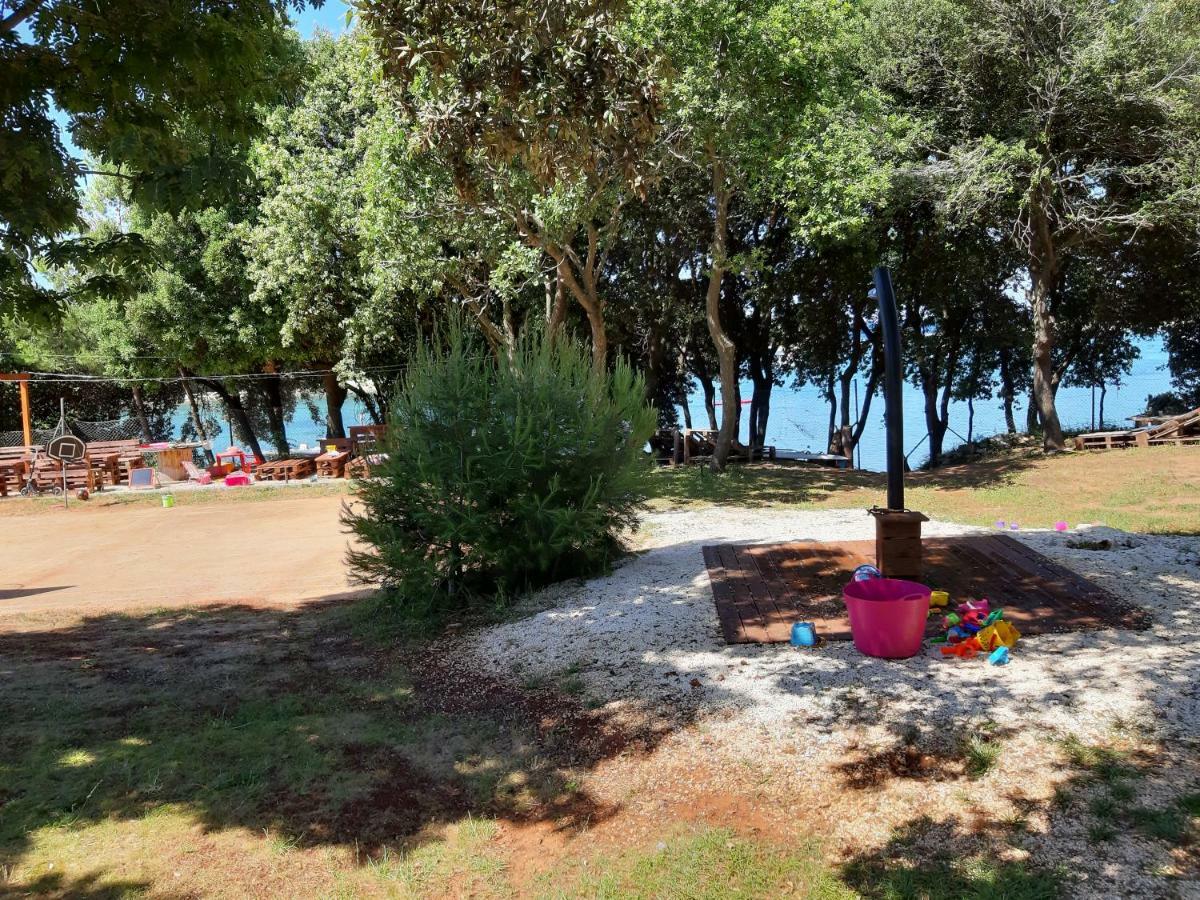 Grand Veles Camp Hotell Banjole Exteriör bild