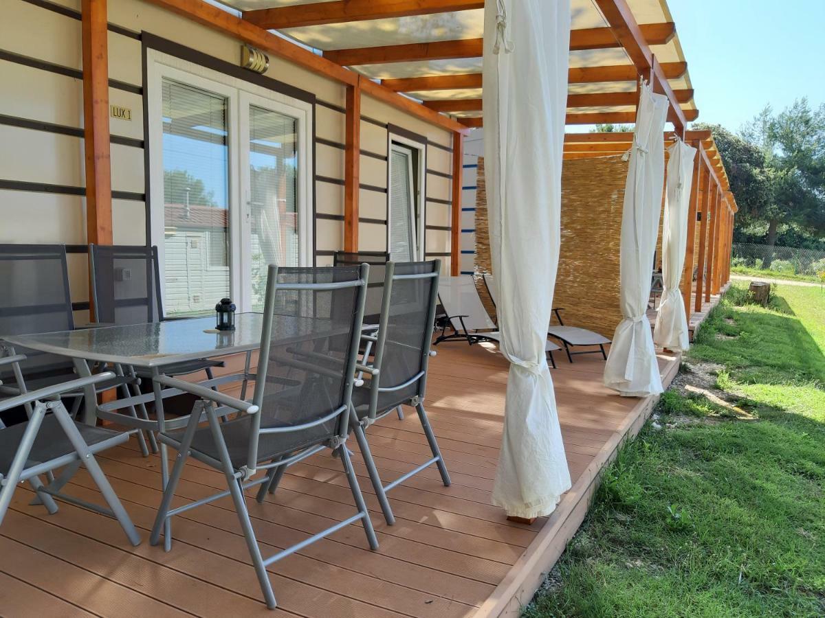 Grand Veles Camp Hotell Banjole Exteriör bild